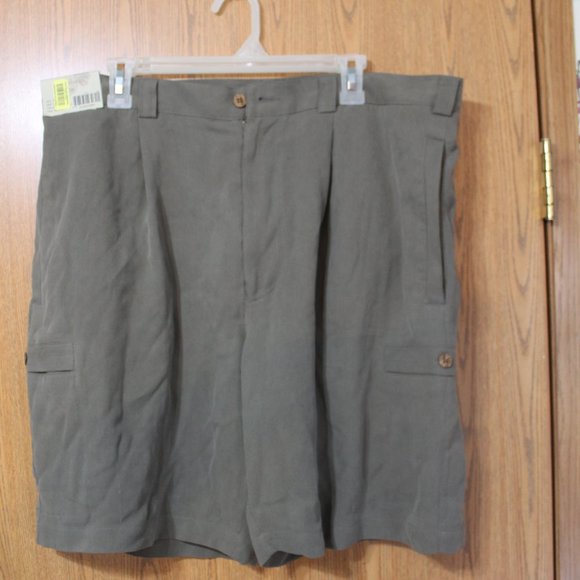 Caribbean Other - Men's Caribbean Cargo Shorts Sz 38 NWT